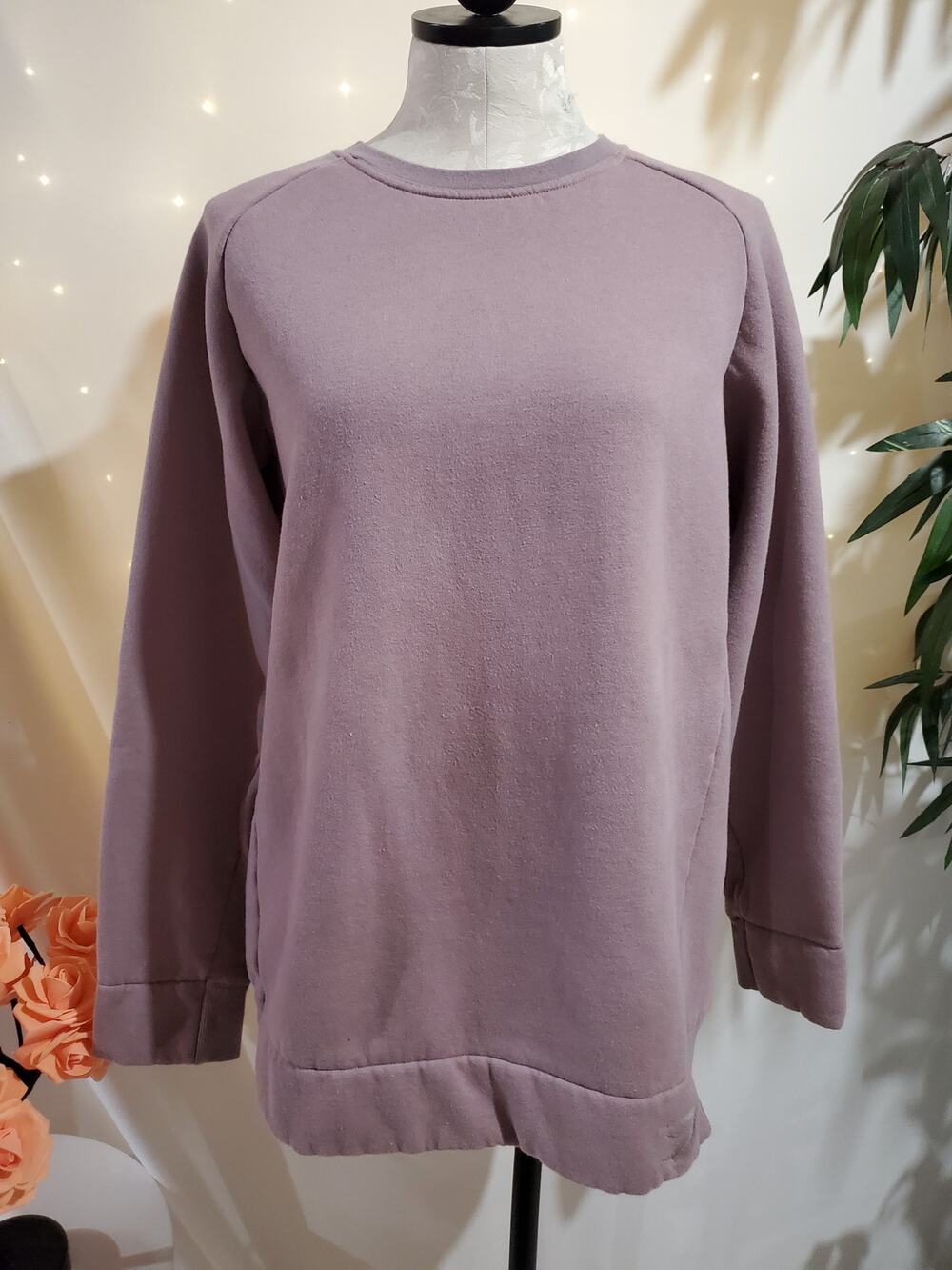 Gymshark Pullover Embroidered Crewneck Sweatshirt Womens Size L Ribbing Purple